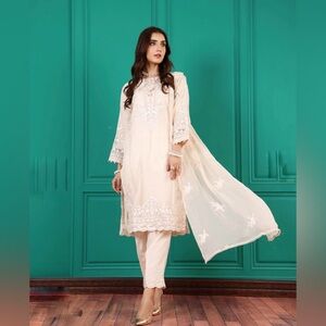 traditional grey and peach embroidered qameez with dupatta and  trouser
